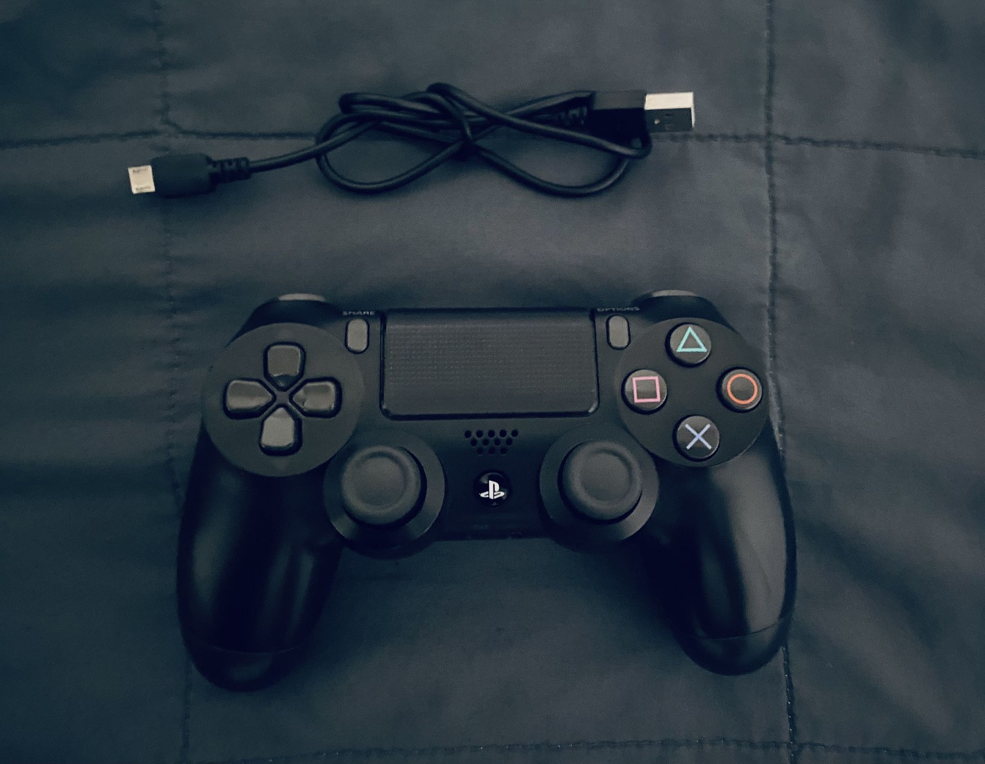 Original Sony Playstation 4 Ps4 Controller fully functional In very good condition adult owned Please read info check out photos.