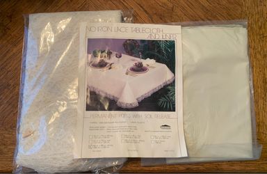 Lace Table Cloth & Liner - No Iron