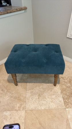 Tufted upholstered ottoman/footstool