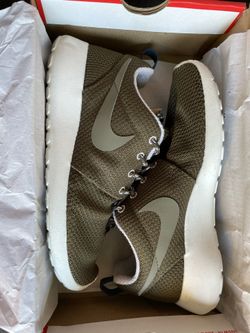 Women’s Nike Rosherun, Size 5.5, Normal Wear