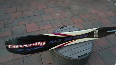 Connelly slalom water ski