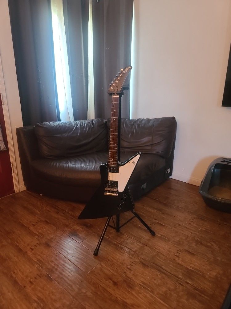 Gibson Explorer