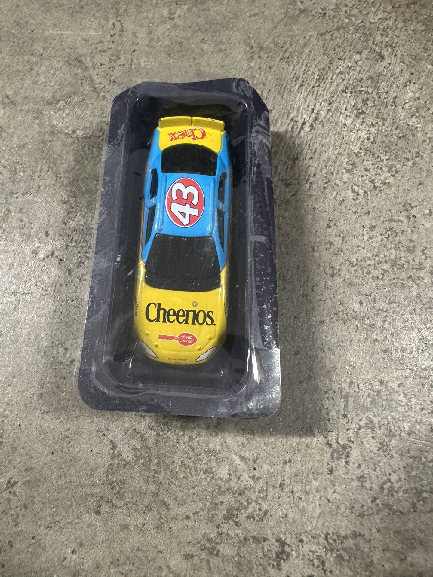 Collectible NASCAR 43 John Andretti Cheerios Chex Betty Crocker Toy Car