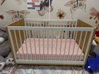 Crate & Barrel Crib and Mattress