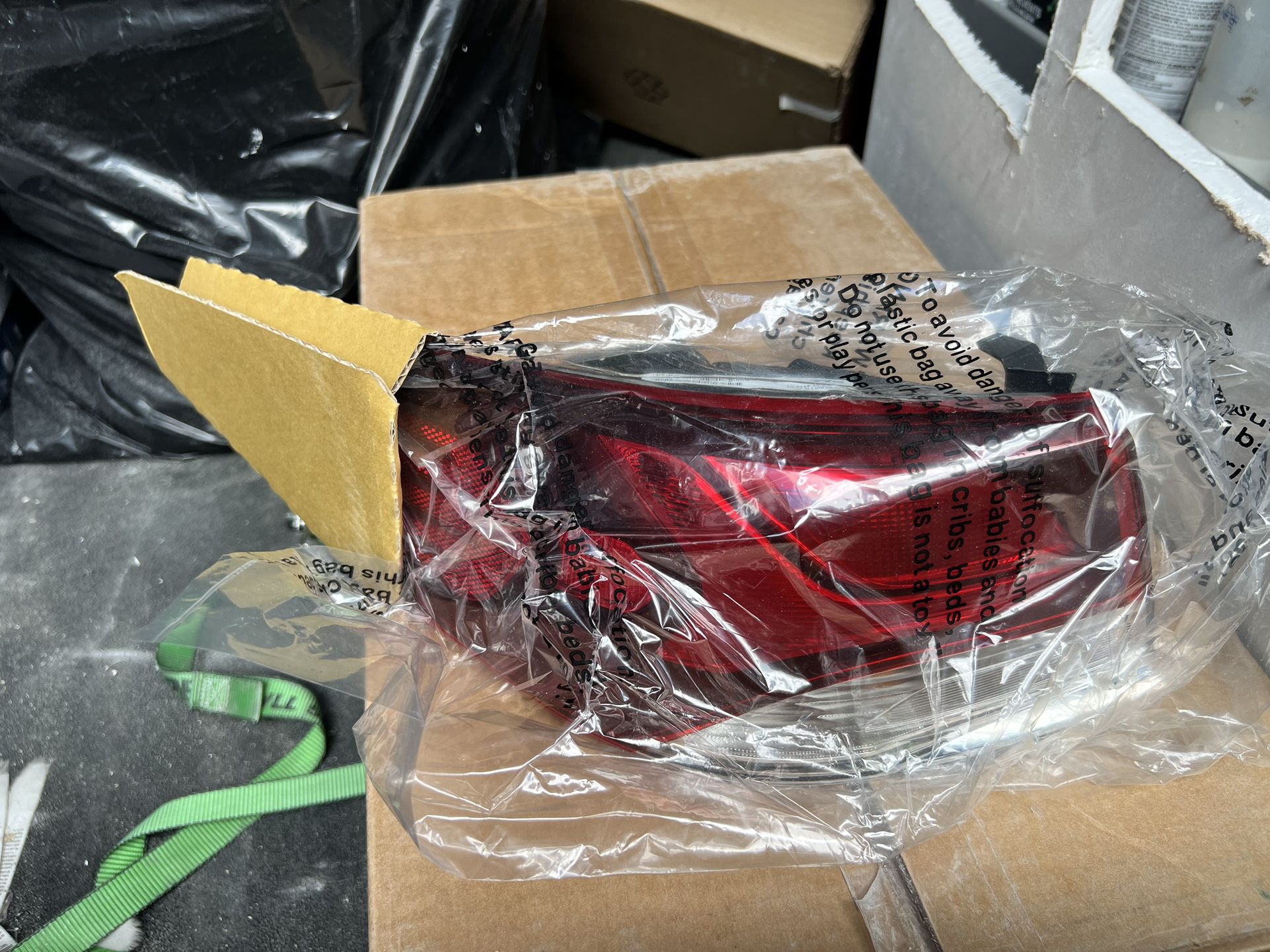 Left hand and right hand rear tail lights for 18-19 Hyundai Sanata $100 a piece brand new. 