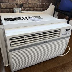 LG AIR CONDITIONER WITH REMOTE 