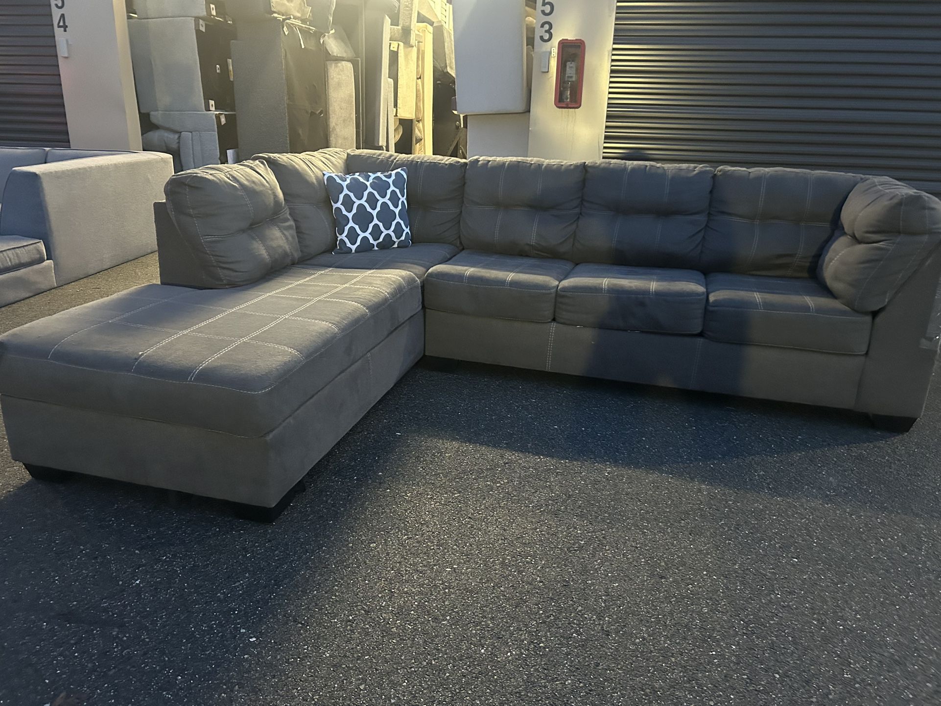 Sectional Couch 