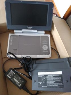 illPanasonic DVD-LS82 Portable DVD/CD Player, & car mount