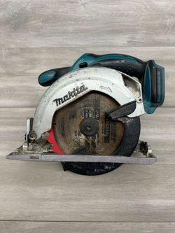 Makita 18V LXT Cordless Circular Saw xss02 Tool Only (PO1022442)