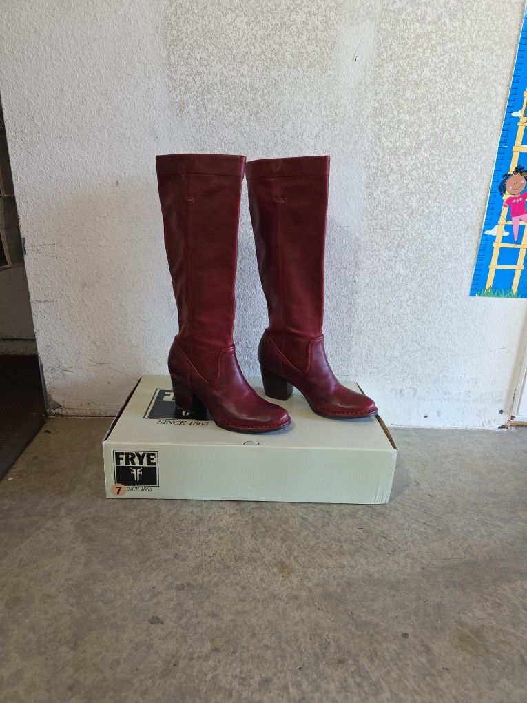 Frye Boots Womens 7m