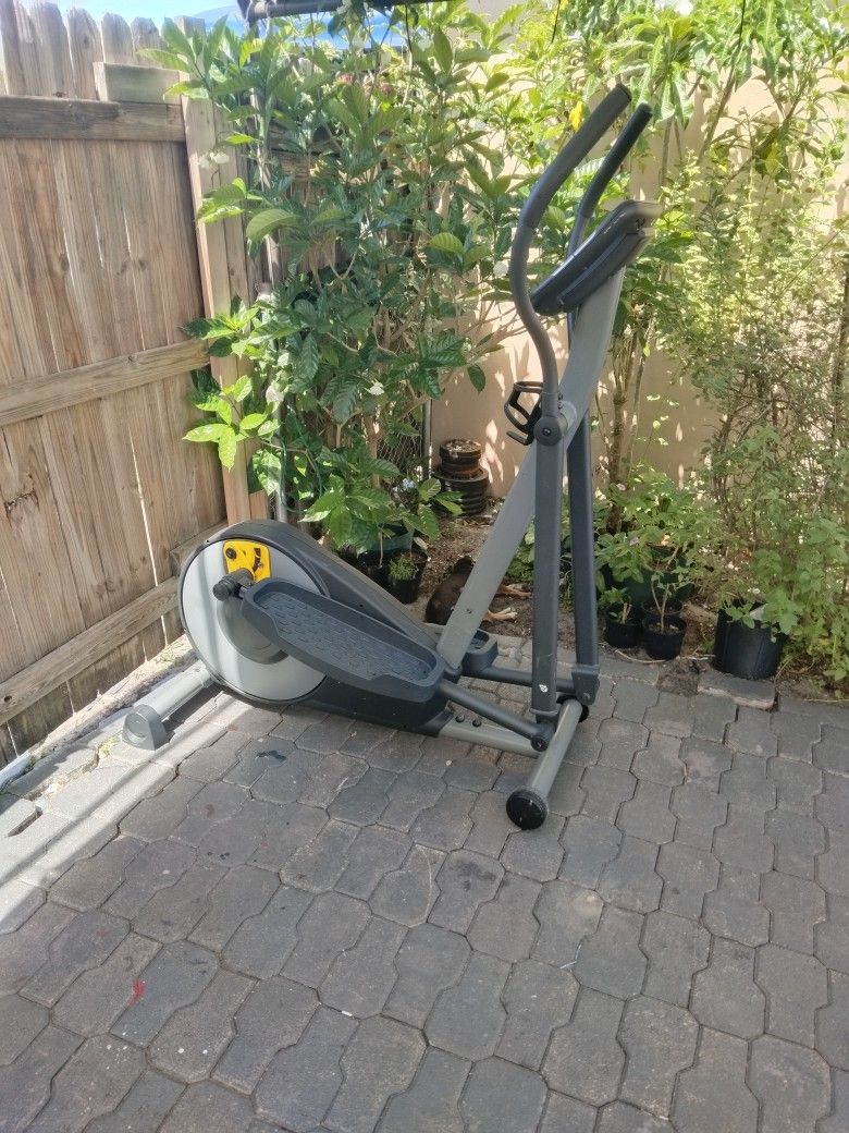 Gold Gym Elliptical
