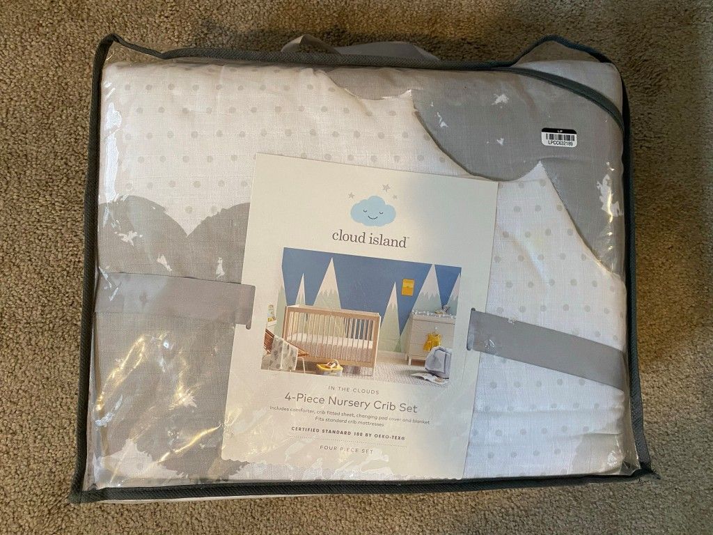 Crib Bedding Set In the Clouds 4pc - Cloud Island™ Platinum