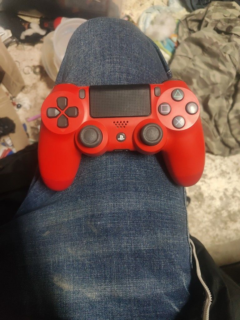 Sony DUALSHOCK 4 Wireless Controller for PlayStation 4 - Magma Red
