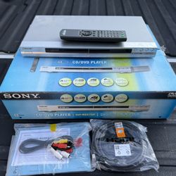 SONY Silver CD/DVD Surround Sound Progressive Scan Player DVP-NS575P In Box Lot  The Sony DVP-NS575P CD DVD Player in Silver is a high-quality DVD pla