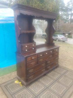 ETHAN ALLEN VANITY DRESSER!!