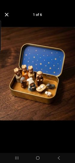 Adorable Miniature Nativity Set in Gold Tin w/Star