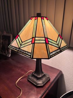 Vintage 90s Tiffany-Style Stained Glass Table Lamp