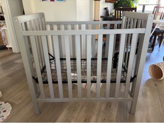 Mini Crib