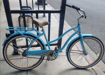 26" Woman's Huffy Beach Cruiser