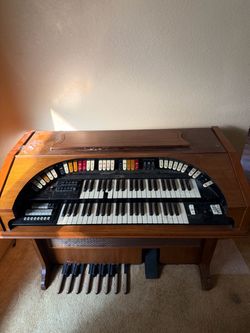 Vintage Electric Organ — Works, Needs TLC