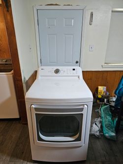 LG ELECTRIC DRYER XL CAPACITY 7.4 CU GOOD CONDITION HEAVY DUTY DELIVERY AVAILABLE FOR EXTRA FEE