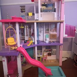 Barbie doll House And Many Barbies, Dresses Kens Etc