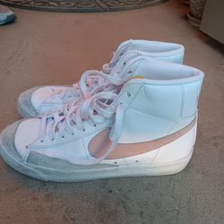 !! Men's Shoes Nike Size  7.5 Firm Price 