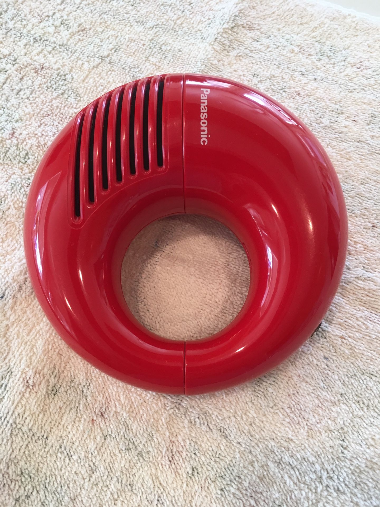 Vintage 1970’s Panasonic Toot-A-Loop AM Radio Model R-72 Glossy Red / Original Earphone Included