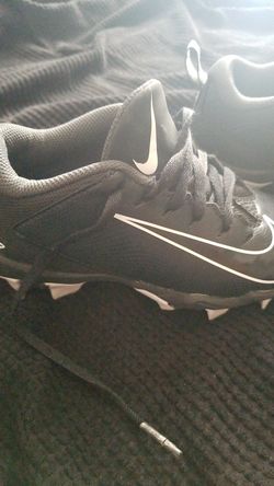 Nike boys cleats 12