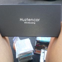 Ladies Wallets With A Protector From Fraud 