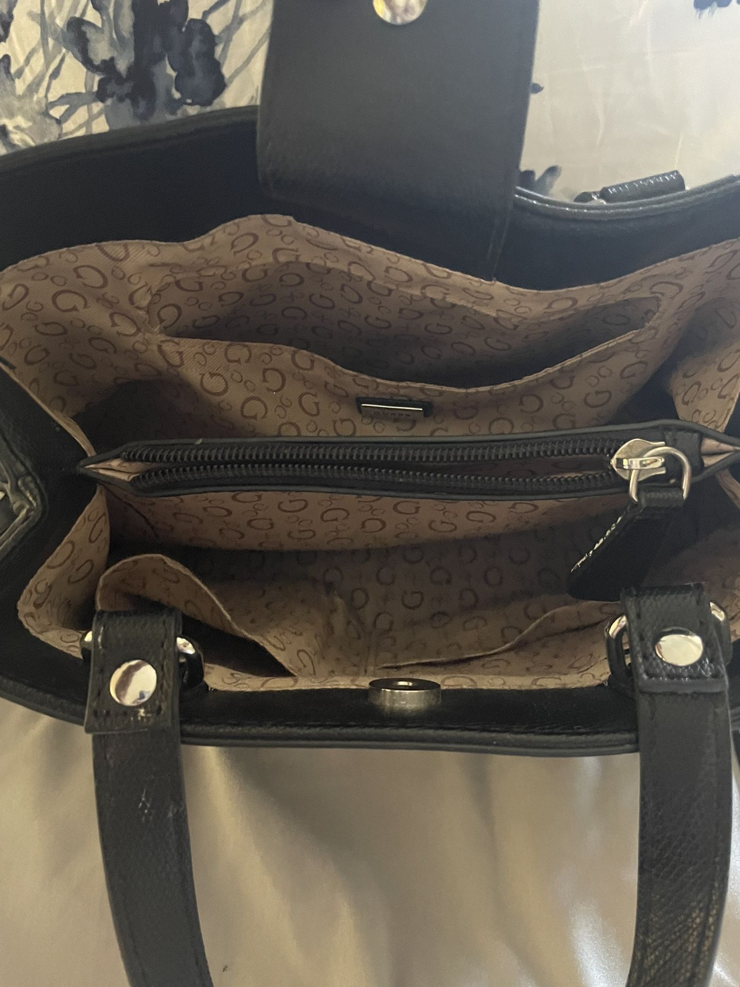 Louis Vuitton Guess Purses Bags for Sale in Long Beach, CA - OfferUp