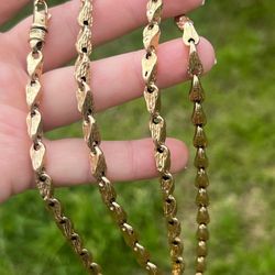 Solid 10k gold chain! 30” in length and 24.2 grams exactly !!