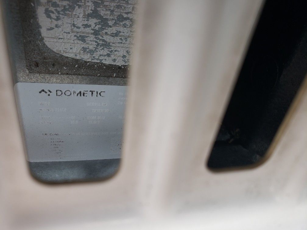 2018 Dometic B57915.711C0