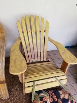 One Chair wood handles pain .