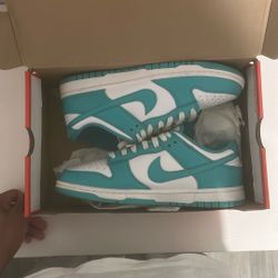 nike dunks low retro bttys