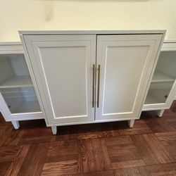 White Console/TV Table.