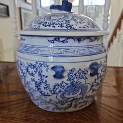 Vtg Floral Blue & White Chinoiserie Porcelain Rice Jar /Ginger Jar with Lid 