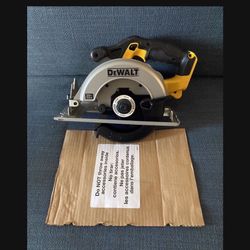 DEWALT 20 VOLTS CIRCULAR SAW 6-1/2 ( No Battery No Charger )