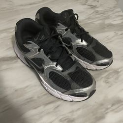 Nike V5 RNR Size 9.5