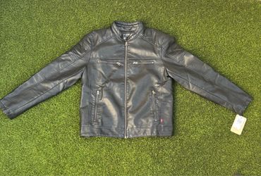 Levis leather jacket size Medium