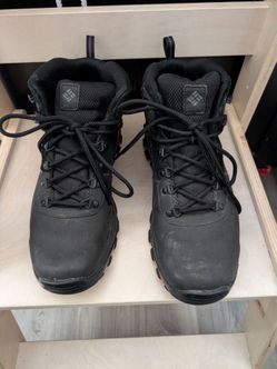 Columbia Mid Hiking Boots Black