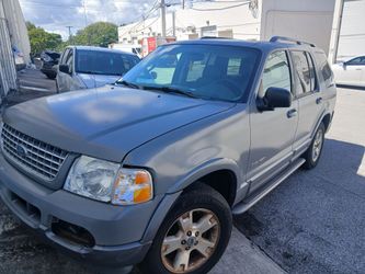 2004 ford explores  xlt good transportation  cool ac