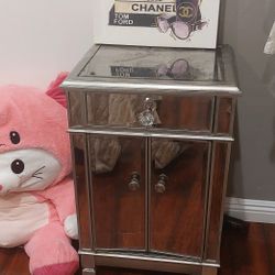 Night stand silver with mirrors