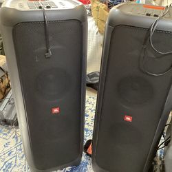 JBL PartyBox 1000 Speakers High Poer Bluetooth SOLD AS PAIR