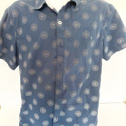 Boys Dress Shirt Size Small (12/14)