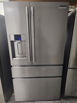 REFRIGERATOR 4 DOOR FRIGIDAIRE 