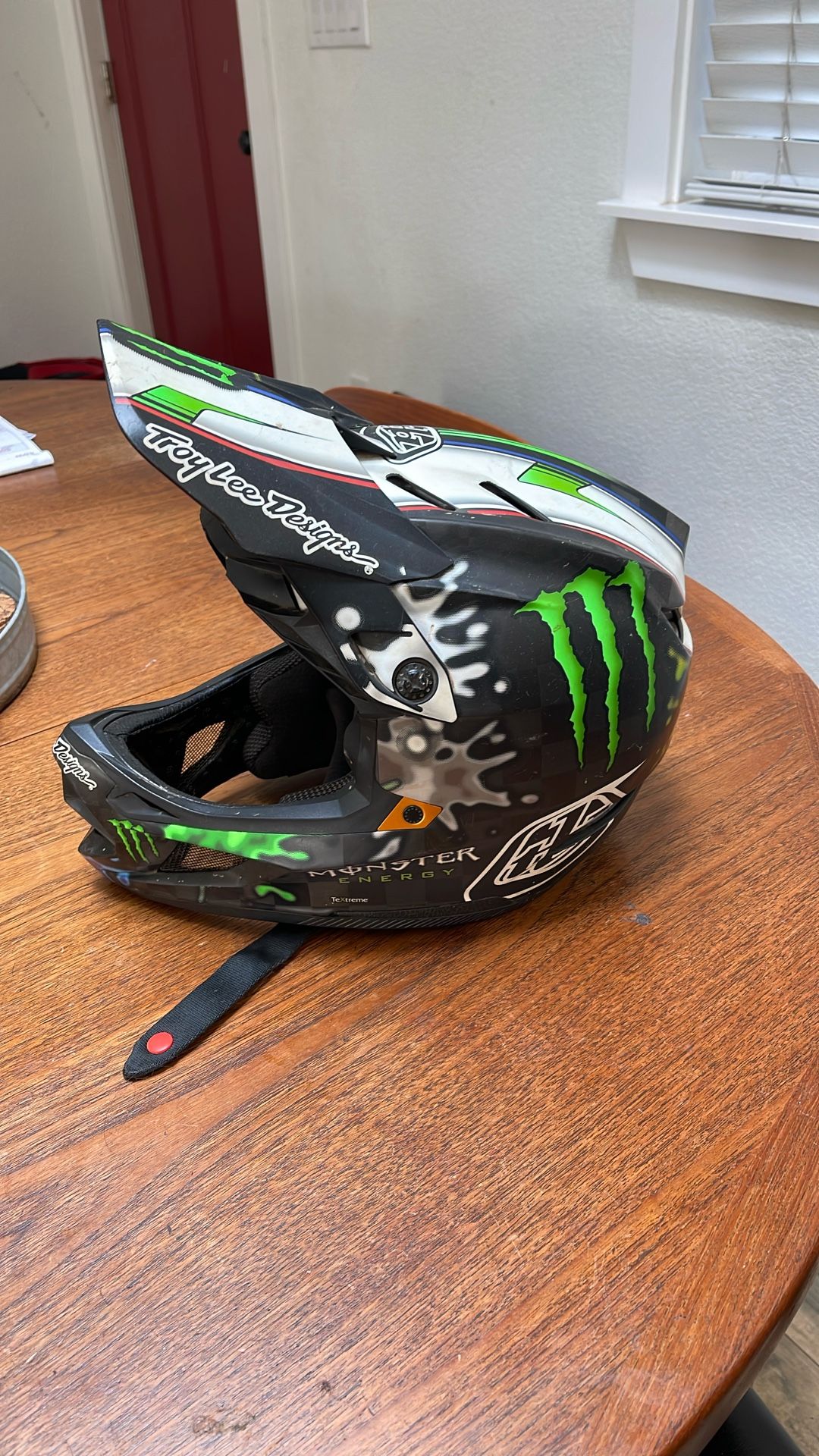 Troy Lee Designs D4 Carbon SE - Cam Zinc Edition - Size adult small