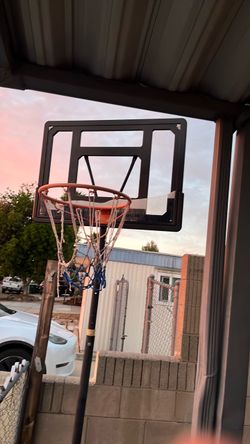 Basketball hoop