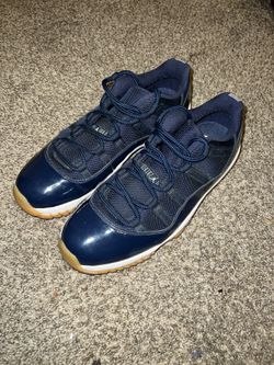 Jordan 11 Retro Low Navy Gum
