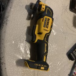 New 20v Dewalt Multitool No Batery No Charger Tool Only 